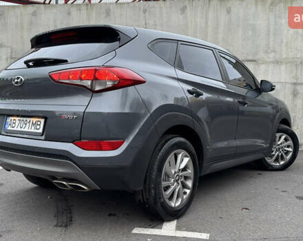 Серый Хендай Туксон, объемом двигателя 2 л и пробегом 203 тыс. км за 17700 $, фото 7 на Automoto.ua