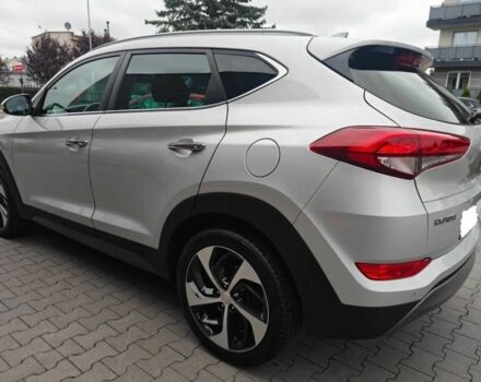 Сірий Хендай Туксон, об'ємом двигуна 2 л та пробігом 143 тис. км за 8000 $, фото 3 на Automoto.ua