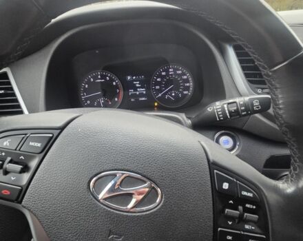 Серый Хендай Туксон, объемом двигателя 1.6 л и пробегом 113 тыс. км за 15000 $, фото 17 на Automoto.ua