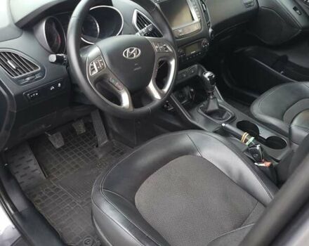 Серый Хендай Туксон, объемом двигателя 1.7 л и пробегом 290 тыс. км за 12800 $, фото 30 на Automoto.ua