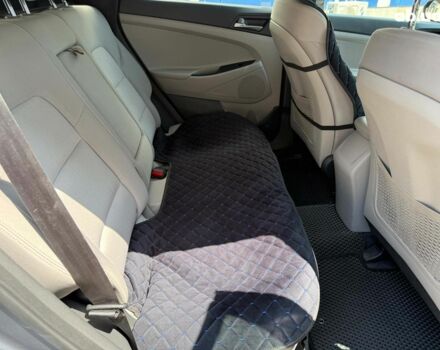 Серый Хендай Туксон, объемом двигателя 1.6 л и пробегом 150 тыс. км за 14490 $, фото 12 на Automoto.ua