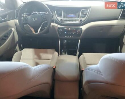 Хендай Туксон 2015 в Днепре (Днепропетровске) на Automoto.ua Серый Хендай Туксон, объемом двигателя 2 л и пробегом 128 тыс. км за 2700 $, фото 7 на Automoto.ua