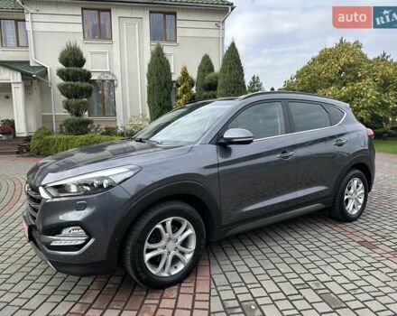 Серый Хендай Туксон, объемом двигателя 2 л и пробегом 130 тыс. км за 22500 $, фото 3 на Automoto.ua