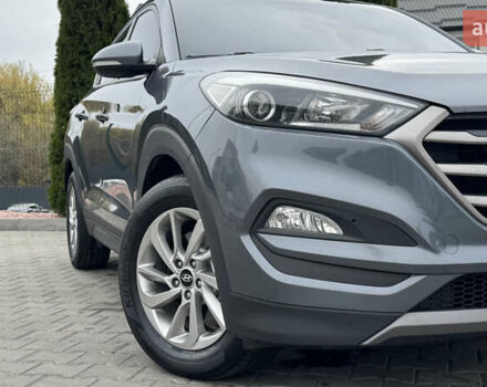 Сірий Хендай Туксон, об'ємом двигуна 2 л та пробігом 203 тис. км за 18300 $, фото 6 на Automoto.ua