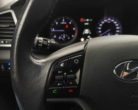 Сірий Хендай Туксон, об'ємом двигуна 2 л та пробігом 143 тис. км за 8000 $, фото 16 на Automoto.ua