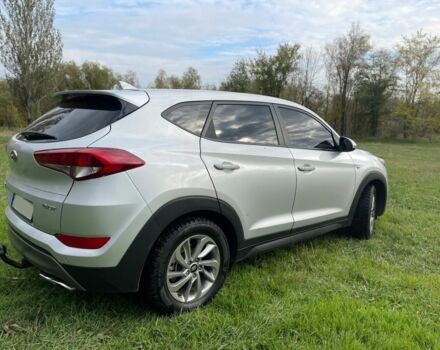 Хендай Туксон 2015 в Кривом Роге на Automoto.ua Серый Хендай Туксон, объемом двигателя 2 л и пробегом 270 тыс. км за 18000 $, фото 2 на Automoto.ua