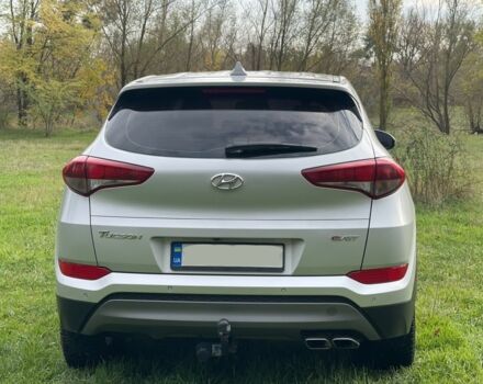 Хендай Туксон 2015 в Кривом Роге на Automoto.ua Серый Хендай Туксон, объемом двигателя 2 л и пробегом 270 тыс. км за 18000 $, фото 3 на Automoto.ua