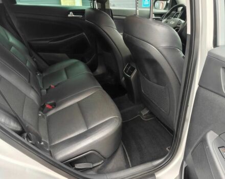 Сірий Хендай Туксон, об'ємом двигуна 2 л та пробігом 143 тис. км за 8000 $, фото 14 на Automoto.ua