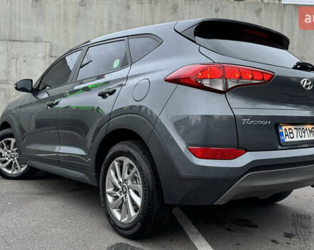 Серый Хендай Туксон, объемом двигателя 2 л и пробегом 203 тыс. км за 17700 $, фото 6 на Automoto.ua
