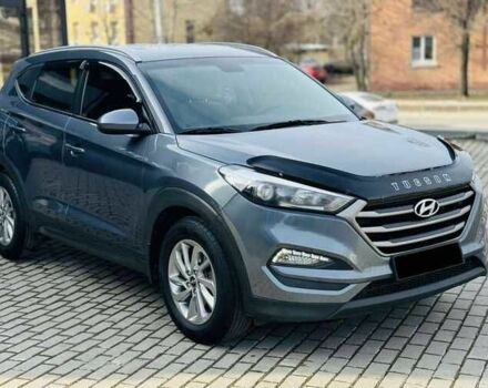 Серый Хендай Туксон, объемом двигателя 2 л и пробегом 79 тыс. км за 13500 $, фото 2 на Automoto.ua