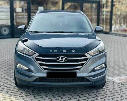 Серый Хендай Туксон, объемом двигателя 2 л и пробегом 79 тыс. км за 13500 $, фото 1 на Automoto.ua