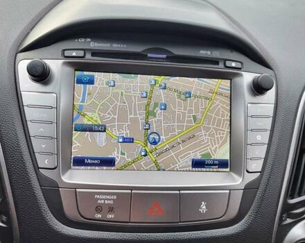 Серый Хендай Туксон, объемом двигателя 1.7 л и пробегом 290 тыс. км за 12800 $, фото 9 на Automoto.ua