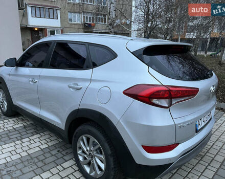 Серый Хендай Туксон, объемом двигателя 2 л и пробегом 187 тыс. км за 20999 $, фото 5 на Automoto.ua