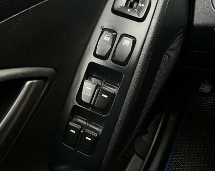 Сірий Хендай Туксон, об'ємом двигуна 2 л та пробігом 141 тис. км за 13500 $, фото 17 на Automoto.ua