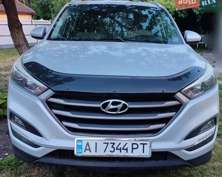 Серый Хендай Туксон, объемом двигателя 2 л и пробегом 131 тыс. км за 18700 $, фото 2 на Automoto.ua