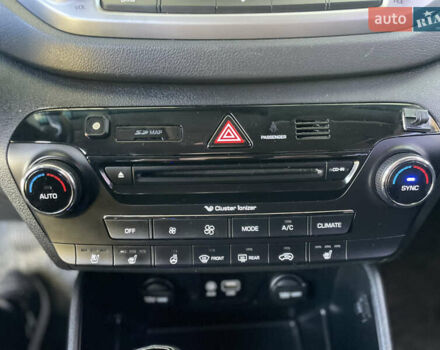 Хендай Туксон 2015 в Виннице на Automoto.ua Серый Хендай Туксон, объемом двигателя 2 л и пробегом 124 тыс. км за 20800 $, фото 38 на Automoto.ua