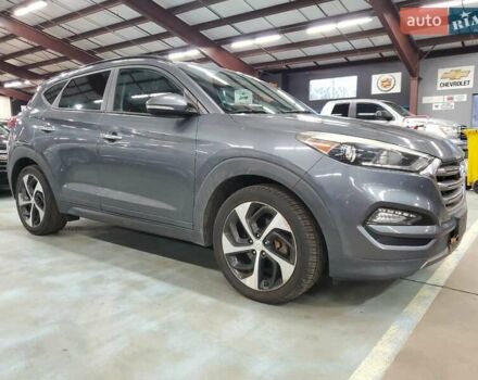 Серый Хендай Туксон, объемом двигателя 1.6 л и пробегом 157 тыс. км за 2100 $, фото 3 на Automoto.ua