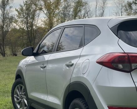 Хендай Туксон 2015 в Кривом Роге на Automoto.ua Серый Хендай Туксон, объемом двигателя 2 л и пробегом 270 тыс. км за 18000 $, фото 1 на Automoto.ua