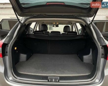 Серый Хендай Туксон, объемом двигателя 1.69 л и пробегом 293 тыс. км за 12950 $, фото 16 на Automoto.ua