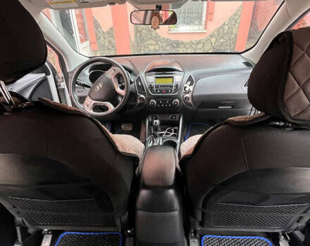 Сірий Хендай Туксон, об'ємом двигуна 2 л та пробігом 141 тис. км за 13500 $, фото 15 на Automoto.ua