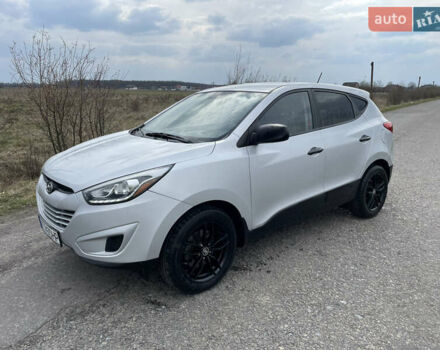 Сірий Хендай Туксон, об'ємом двигуна 2 л та пробігом 141 тис. км за 13500 $, фото 4 на Automoto.ua