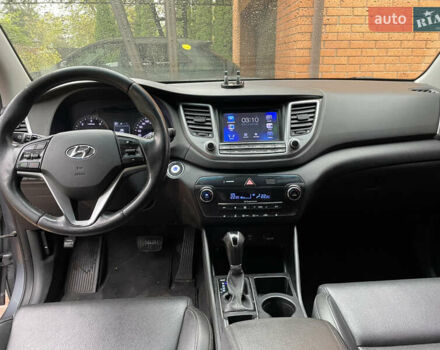 Сірий Хендай Туксон, об'ємом двигуна 1.7 л та пробігом 215 тис. км за 13650 $, фото 15 на Automoto.ua