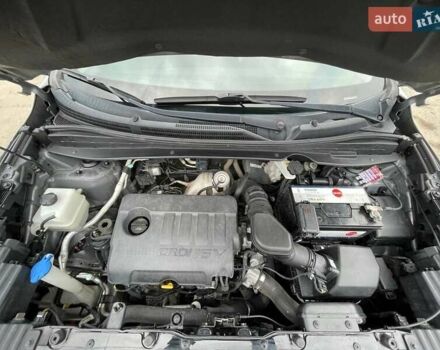 Серый Хендай Туксон, объемом двигателя 1.69 л и пробегом 293 тыс. км за 12950 $, фото 78 на Automoto.ua