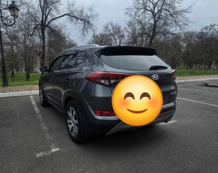 Серый Хендай Туксон, объемом двигателя 1.6 л и пробегом 113 тыс. км за 15000 $, фото 6 на Automoto.ua