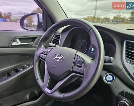 Хендай Туксон 2015 в Днепре (Днепропетровске) на Automoto.ua Серый Хендай Туксон, объемом двигателя 1.7 л и пробегом 145 тыс. км за 16700 $, фото 34 на Automoto.ua