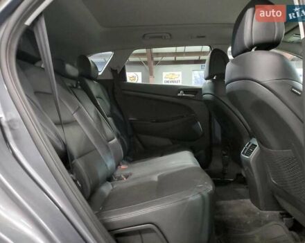 Серый Хендай Туксон, объемом двигателя 1.6 л и пробегом 157 тыс. км за 2100 $, фото 10 на Automoto.ua