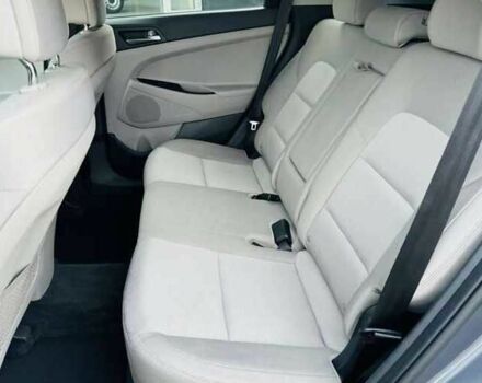 Серый Хендай Туксон, объемом двигателя 2 л и пробегом 79 тыс. км за 13500 $, фото 10 на Automoto.ua