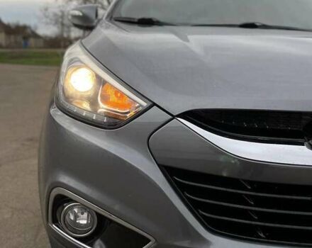 Серый Хендай Туксон, объемом двигателя 1.69 л и пробегом 293 тыс. км за 12950 $, фото 24 на Automoto.ua