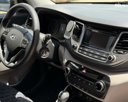 Серый Хендай Туксон, объемом двигателя 1.6 л и пробегом 150 тыс. км за 14490 $, фото 17 на Automoto.ua