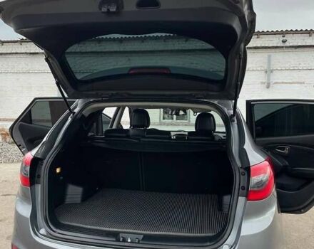 Серый Хендай Туксон, объемом двигателя 1.69 л и пробегом 293 тыс. км за 12950 $, фото 15 на Automoto.ua