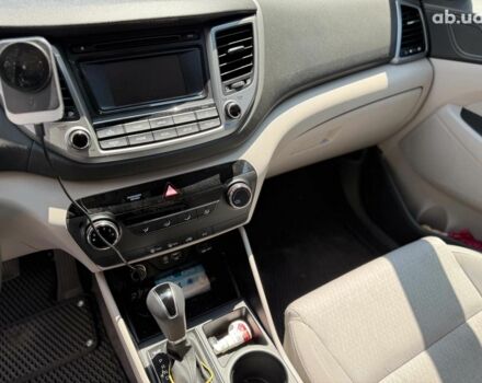 Серый Хендай Туксон, объемом двигателя 1.6 л и пробегом 150 тыс. км за 14490 $, фото 31 на Automoto.ua