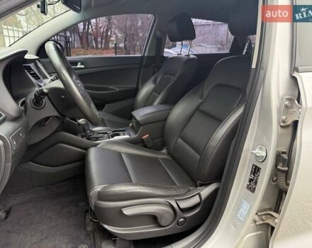 Серый Хендай Туксон, объемом двигателя 0 л и пробегом 139 тыс. км за 17700 $, фото 22 на Automoto.ua