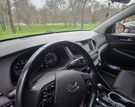 Серый Хендай Туксон, объемом двигателя 1.6 л и пробегом 113 тыс. км за 15000 $, фото 15 на Automoto.ua