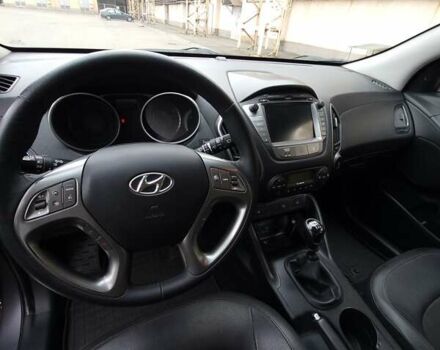 Серый Хендай Туксон, объемом двигателя 1.7 л и пробегом 290 тыс. км за 12800 $, фото 24 на Automoto.ua