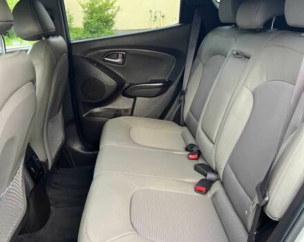 Сірий Хендай Туксон, об'ємом двигуна 2.4 л та пробігом 72 тис. км за 3000 $, фото 12 на Automoto.ua