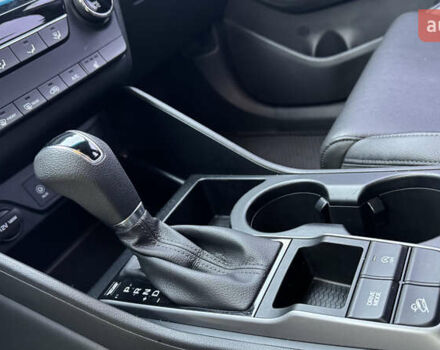 Серый Хендай Туксон, объемом двигателя 2 л и пробегом 203 тыс. км за 17700 $, фото 20 на Automoto.ua