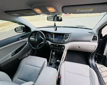 Серый Хендай Туксон, объемом двигателя 2 л и пробегом 79 тыс. км за 13500 $, фото 8 на Automoto.ua