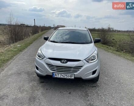 Сірий Хендай Туксон, об'ємом двигуна 2 л та пробігом 141 тис. км за 13500 $, фото 6 на Automoto.ua