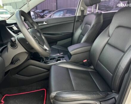 Хендай Туксон 2016 в Львове на Automoto.ua Серый Хендай Туксон, объемом двигателя 1.7 л и пробегом 199 тыс. км за 16740 $, фото 30 на Automoto.ua