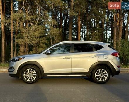 Серый Хендай Туксон, объемом двигателя 2 л и пробегом 58 тыс. км за 17500 $, фото 6 на Automoto.ua