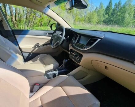 Сірий Хендай Туксон, об'ємом двигуна 2 л та пробігом 142 тис. км за 10700 $, фото 13 на Automoto.ua