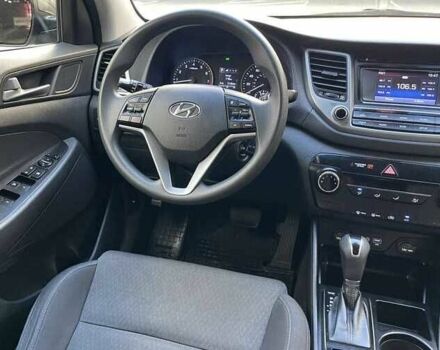 Сірий Хендай Туксон, об'ємом двигуна 2 л та пробігом 125 тис. км за 13600 $, фото 11 на Automoto.ua