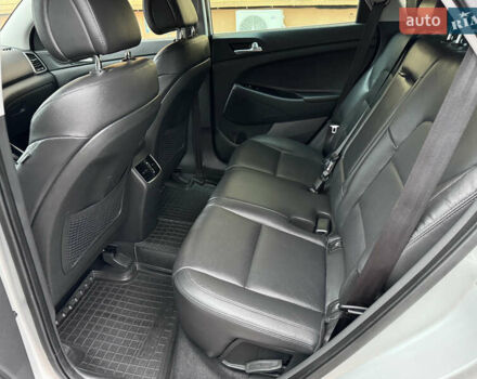 Серый Хендай Туксон, объемом двигателя 2 л и пробегом 85 тыс. км за 19500 $, фото 24 на Automoto.ua