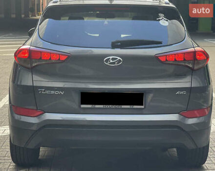 Серый Хендай Туксон, объемом двигателя 2 л и пробегом 125 тыс. км за 15600 $, фото 22 на Automoto.ua