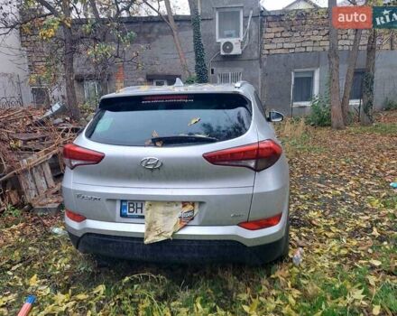 Серый Хендай Туксон, объемом двигателя 2 л и пробегом 93 тыс. км за 20400 $, фото 3 на Automoto.ua