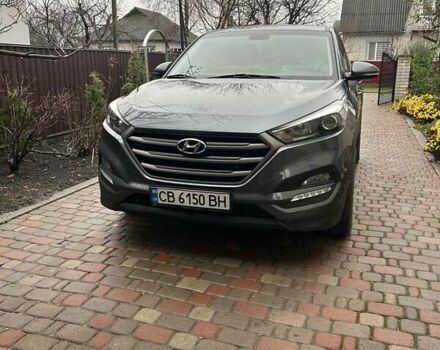 Серый Хендай Туксон, объемом двигателя 2 л и пробегом 158 тыс. км за 15999 $, фото 1 на Automoto.ua